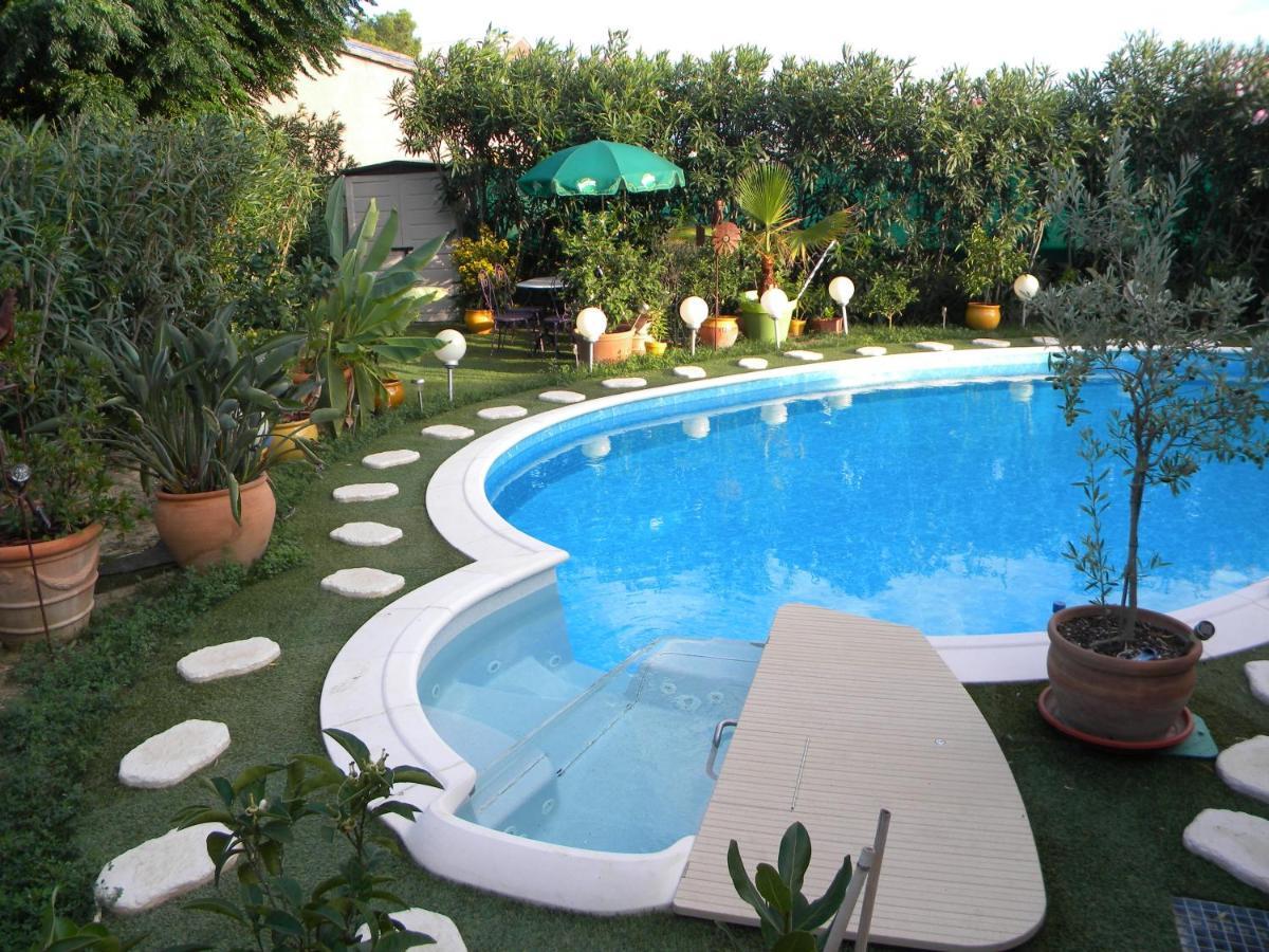 Chez Patrick Roujan Bed & Breakfast Ngoại thất bức ảnh