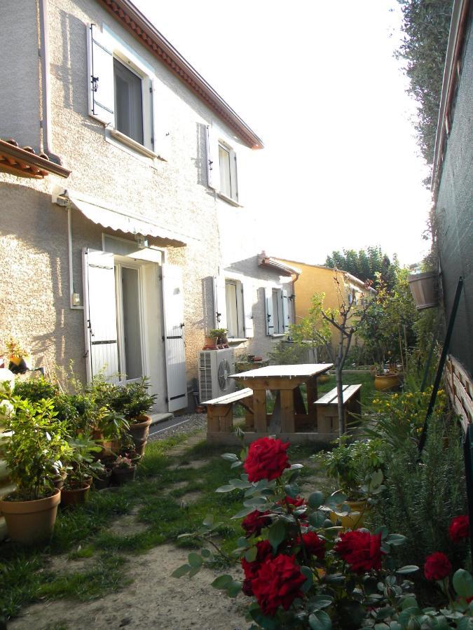 Chez Patrick Roujan Bed & Breakfast Ngoại thất bức ảnh